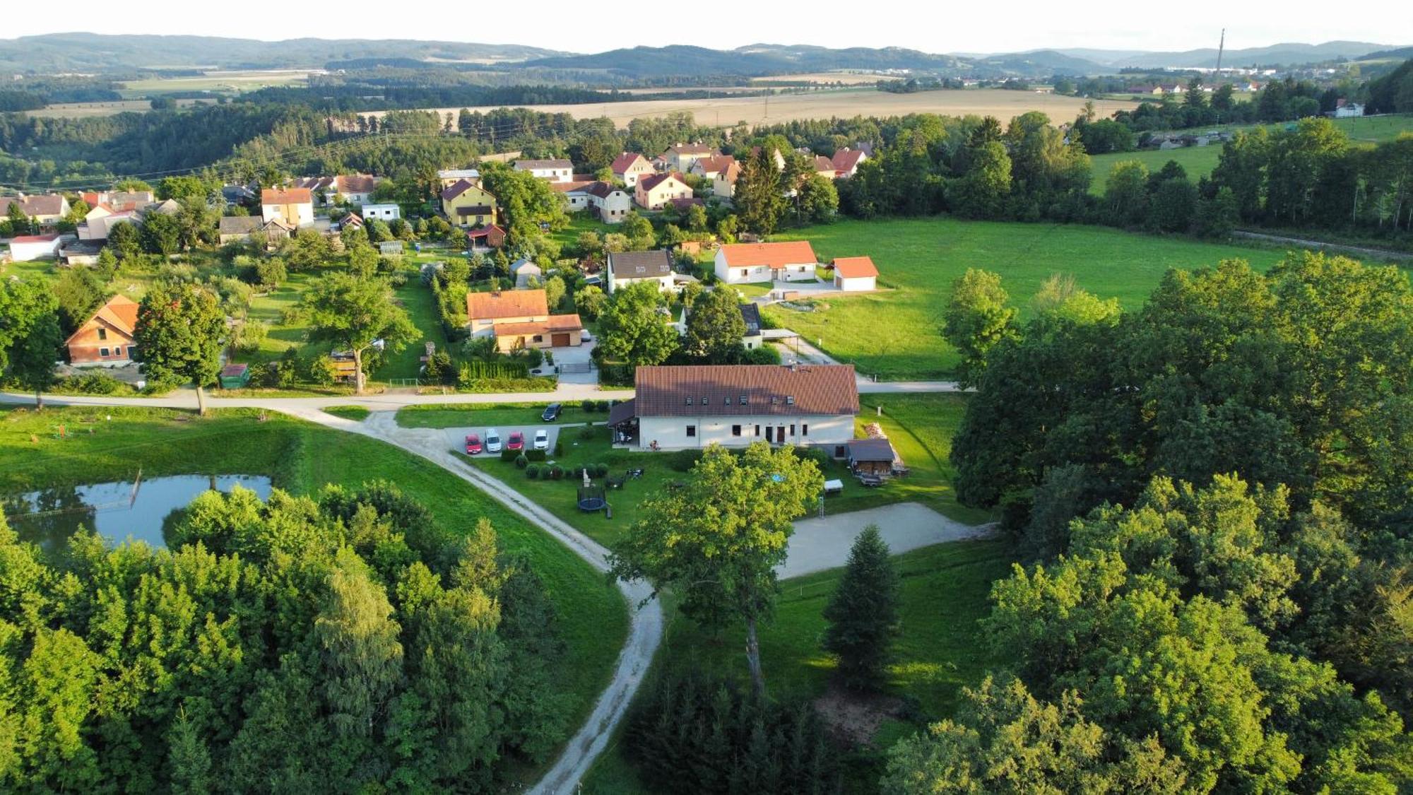 Penzion Na Podlesi Ve Zlate Korune Zlatá Koruna Kültér fotó