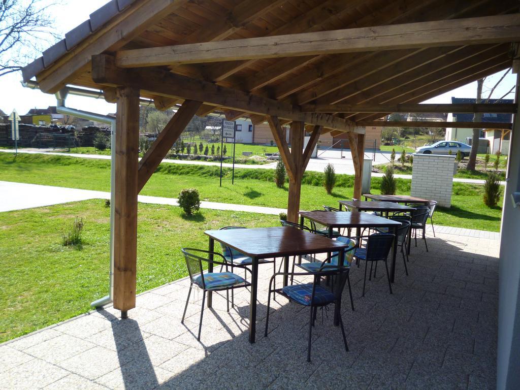 Penzion Na Podlesi Ve Zlate Korune Zlatá Koruna Kültér fotó