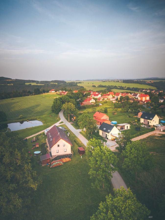 Penzion Na Podlesi Ve Zlate Korune Zlatá Koruna Kültér fotó